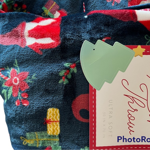 Coterie Studios Christmas Gnome Presents Xmas Themed Plush Throw Blanket - Picture 3 of 4